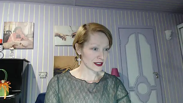 Marquise555 online show from April 2026 05:18:01 PM