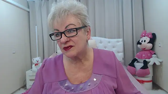 KayleSmoll online show from March 2026 07:42:01 PM