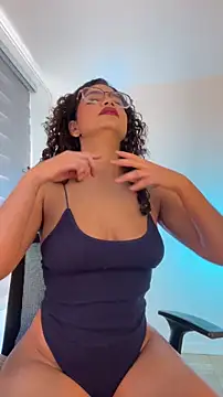 cinnamon rosa online show from January 2026 07:51:02 PM