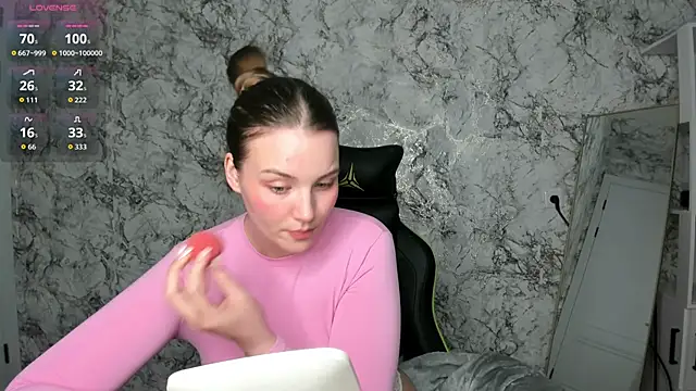 DeniRicchii online show from April 2026 06:57:02 PM