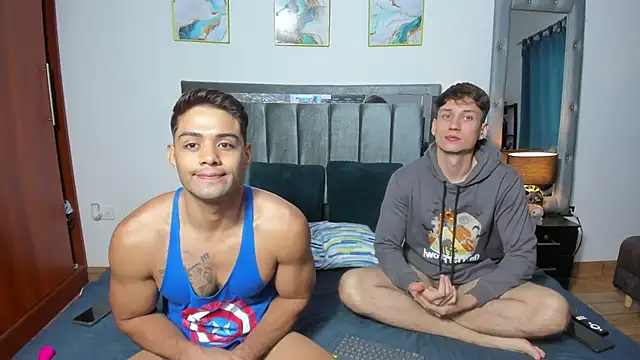 Snapshot of Luciano_and_Marlon chatting on April 2026 01:06:01 PM Luciano and Marlon online show from April 2026 01:06:01 PM