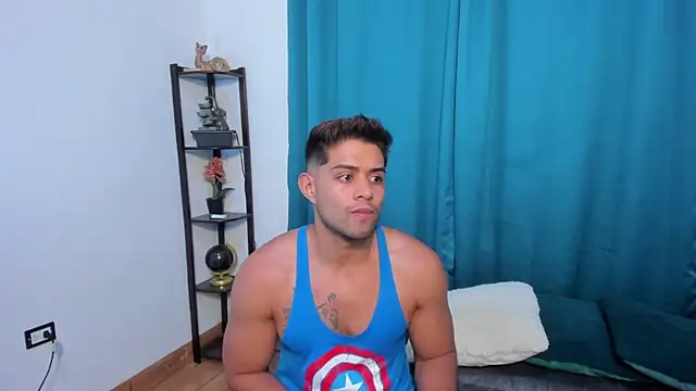 Snapshot of Luciano_and_Marlon chatting on June 2026 10:04:01 PM Luciano and Marlon online show from June 2026 10:04:01 PM