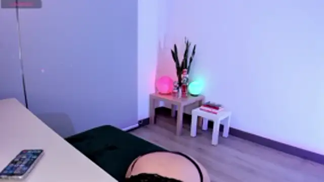 Kaarla    online show from December 2025 02:41:01 AM