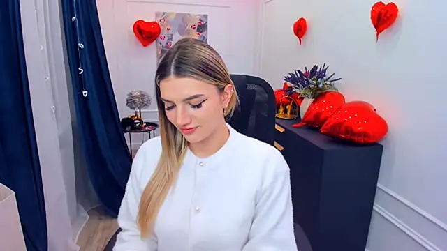 SelenaeMoore online show from February 2026 07:39:02 PM