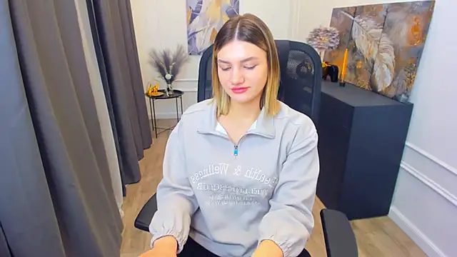 SelenaeMoore online show from April 2026 03:44:02 AM