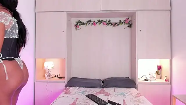 Snapshot of KendallRosse1 chatting on September 2025 01:49:02 PM KendallRosse1 online show from September 2025 01:49:02 PM