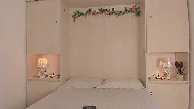 Snapshot of KendallRosse1 chatting on February 2026 11:43:02 AM KendallRosse1 online show from February 2026 11:43:02 AM