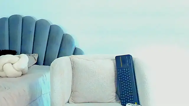 Paulina Monroy online show from March 2026 02:50:01 AM