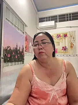 Snapshot of NDith chatting on April 2026 09:01:01 PM NDith online show from April 2026 09:01:01 PM