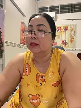 Snapshot of NDith chatting on April 2026 12:49:01 PM NDith online show from April 2026 12:49:01 PM