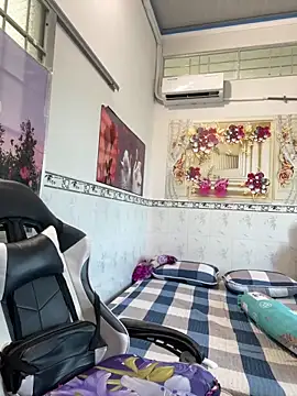 Snapshot of NDith chatting on April 2026 09:14:02 AM NDith online show from April 2026 09:14:02 AM