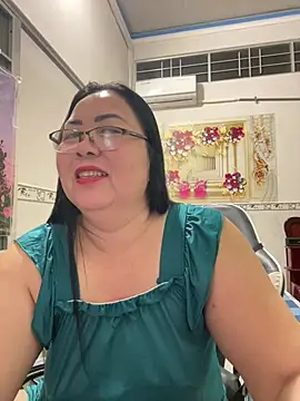 Snapshot of NDith chatting on April 2026 10:21:02 PM NDith online show from April 2026 10:21:02 PM