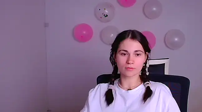 Loon Amore online show from February 2025 11:05:01 PM