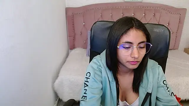 shaneelle online show from February 2025 06:08:01 AM