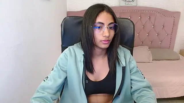 shaneelle online show from February 2025 06:20:01 AM