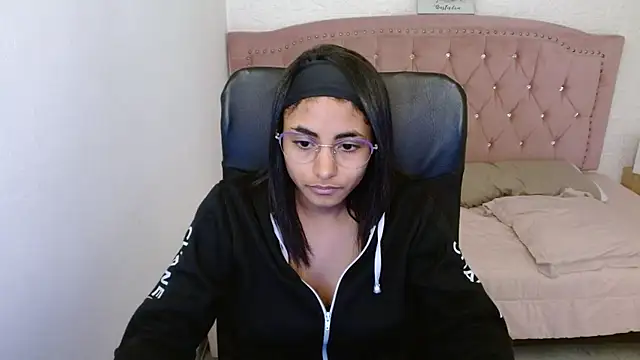 shaneelle online show from March 2025 09:27:02 AM