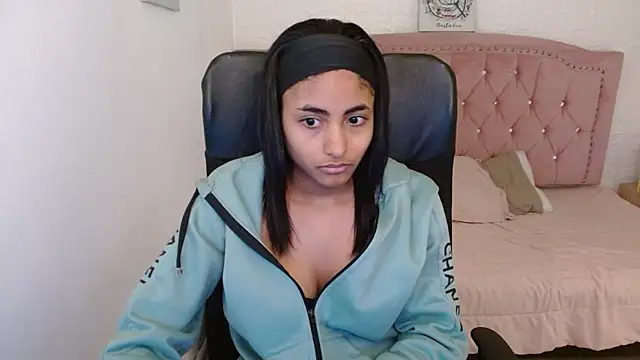 shaneelle online show from March 2025 06:32:02 AM