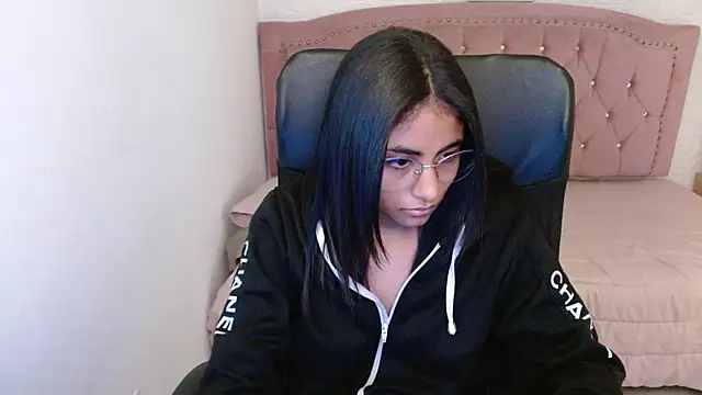 shaneelle online show from March 2025 09:17:02 AM