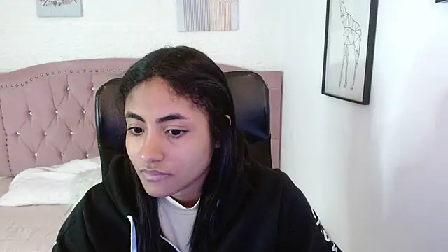 shaneelle online show from November 2025 03:07:01 AM