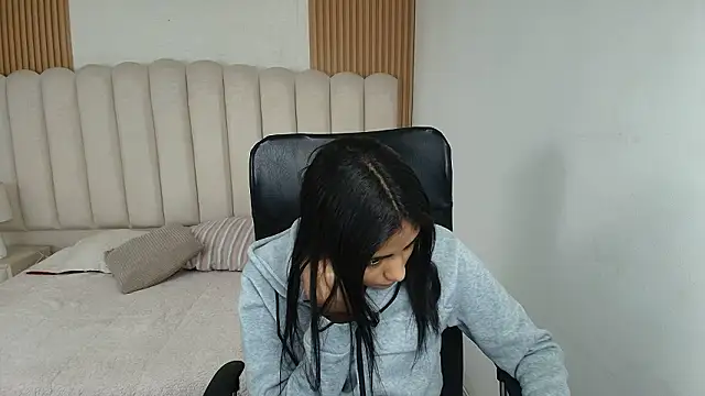 shaneelle online show from March 2026 03:06:02 AM