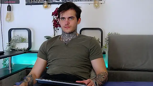 Snapshot of CarterCole chatting on March 2025 11:37:02 AM CarterCole online show from March 2025 11:37:02 AM