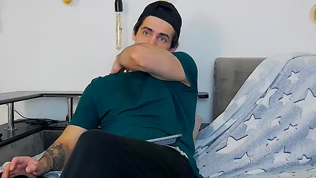 Snapshot of CarterCole chatting on January 2026 09:01:01 AM CarterCole online show from January 2026 09:01:01 AM