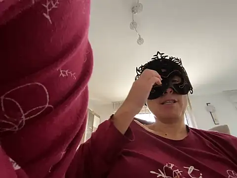 Marilou1983 online show from November 2025 12:49:01 PM