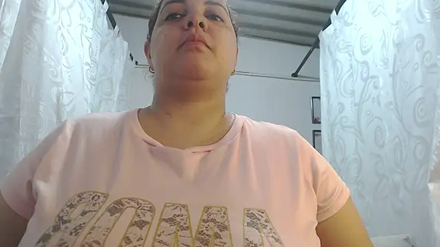 Snapshot of mia_donatto369 chatting on May 2026 01:09:02 PM mia donatto369 online show from May 2026 01:09:02 PM