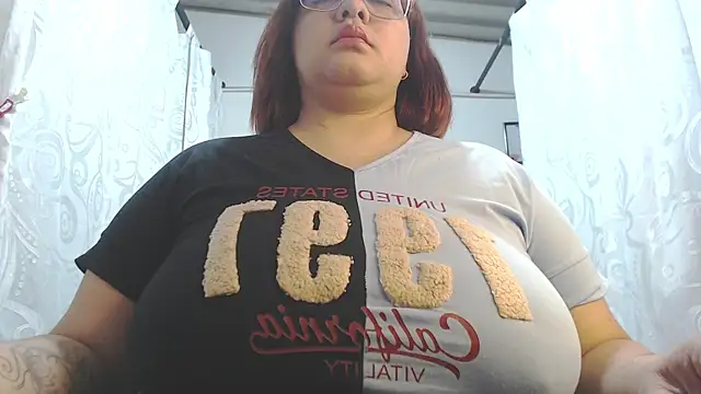 Snapshot of mia_donatto369 chatting on June 2026 12:33:02 PM mia donatto369 online show from June 2026 12:33:02 PM