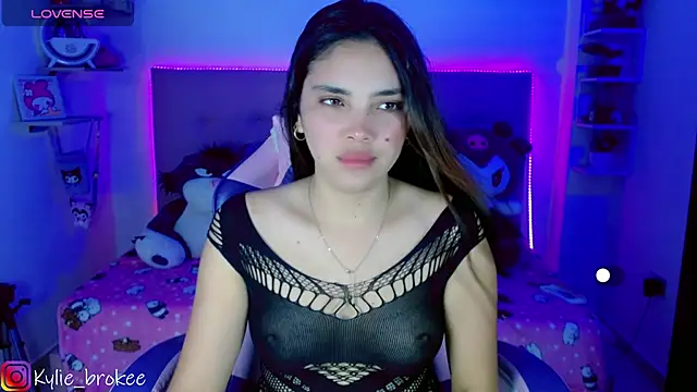 Kylie brokee online show from February 2025 09:12:01 PM