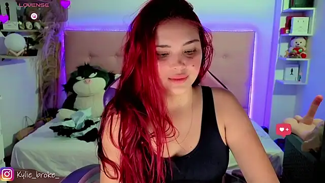 Snapshot of Kylie_brokee chatting on May 2026 09:12:01 PM Kylie brokee online show from May 2026 09:12:01 PM