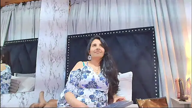 Snapshot of _Marcela__ chatting on June 2026 11:33:01 AM Marcela online show from June 2026 11:33:01 AM