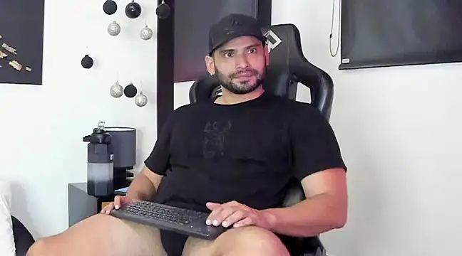 Snapshot of Dereck_vega chatting on December 2024 09:37:01 PM Dereck vega online show from December 2024 09:37:01 PM