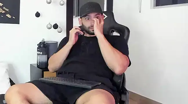 Snapshot of Dereck_vega chatting on December 2024 01:04:01 AM Dereck vega online show from December 2024 01:04:01 AM