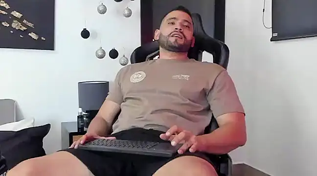 Snapshot of Dereck_vega chatting on December 2024 11:02:02 PM Dereck vega online show from December 2024 11:02:02 PM