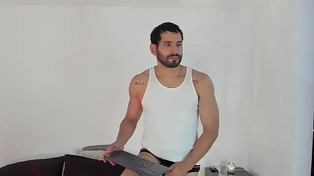 Snapshot of Dereck_vega chatting on September 2025 08:52:02 PM Dereck vega online show from September 2025 08:52:02 PM