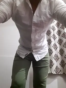 Guyinshortss online show from February 2026 08:20:01 PM