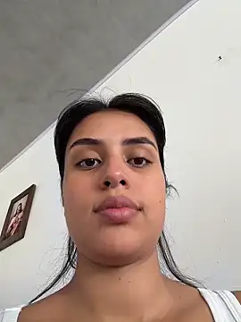 EmmaTorres  online show from June 2026 05:06:01 PM