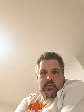 Snapshot of Ronny2510 chatting on June 2026 09:05:02 PM Ronny2510 online show from June 2026 09:05:02 PM