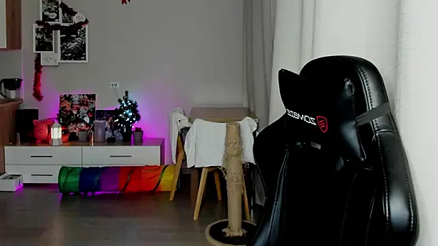 Sm0ly online show from January 2026 02:28:01 AM