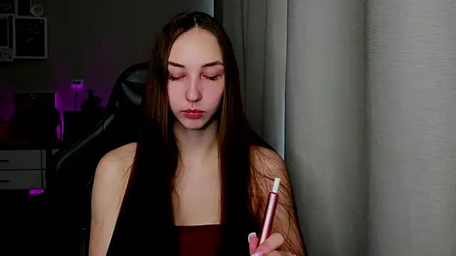 Snapshot of Sm0ly chatting on June 2026 03:45:01 AM Sm0ly online show from June 2026 03:45:01 AM