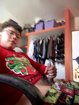 Parejasumisa27 online show from December 2025 06:24:02 PM