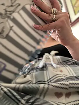 Cloew Marz online show from April 2026 06:24:02 PM