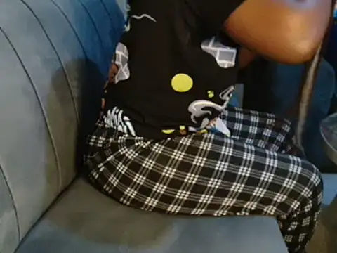 Snapshot of leslysexygirl chatting on February 2025 03:34:02 AM leslysexygirl online show from February 2025 03:34:02 AM