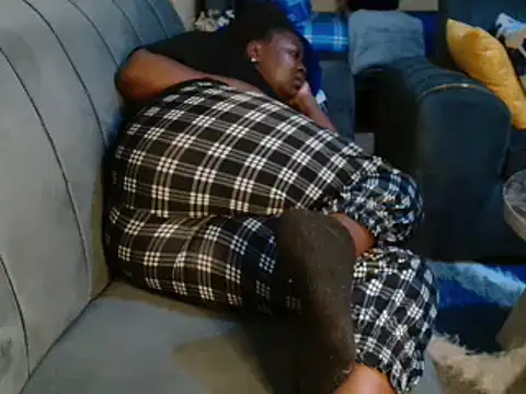 Snapshot of leslysexygirl chatting on March 2025 05:07:02 AM leslysexygirl online show from March 2025 05:07:02 AM