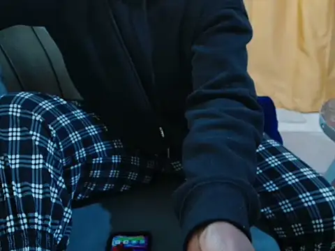 Snapshot of leslysexygirl chatting on October 2025 05:49:02 AM leslysexygirl online show from October 2025 05:49:02 AM