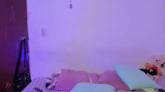 crystalvazquez online show from October 2025 03:22:02 PM