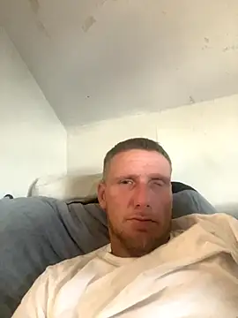aaronmc311840 online show from October 2025 09:59:01 PM