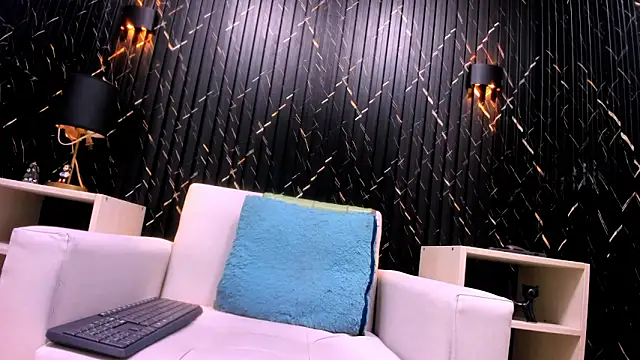 Cutie Shy  online show from November 2025 03:47:02 PM