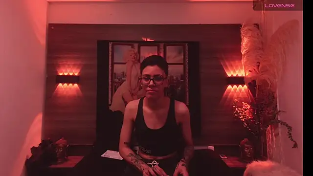 Cutie Shy  online show from November 2025 05:22:01 PM